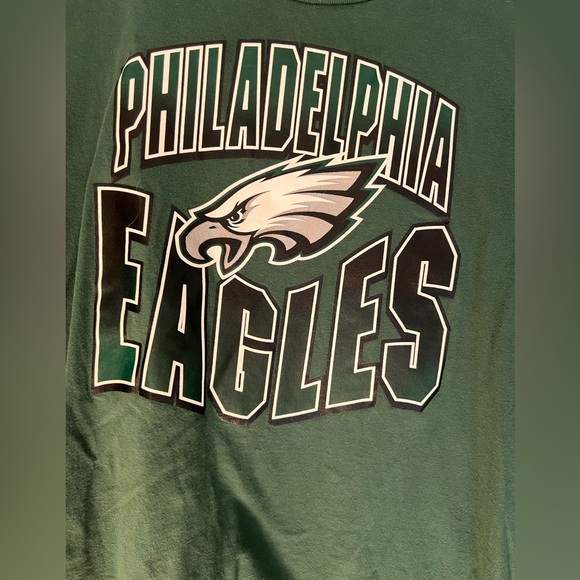 Philadelphia Eagles nfl tshirt, youth size XL - Picture 4 of 4